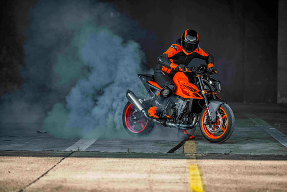 KTM 990