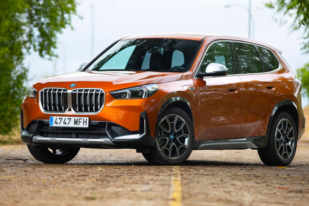 BMW X1 vs. MINI