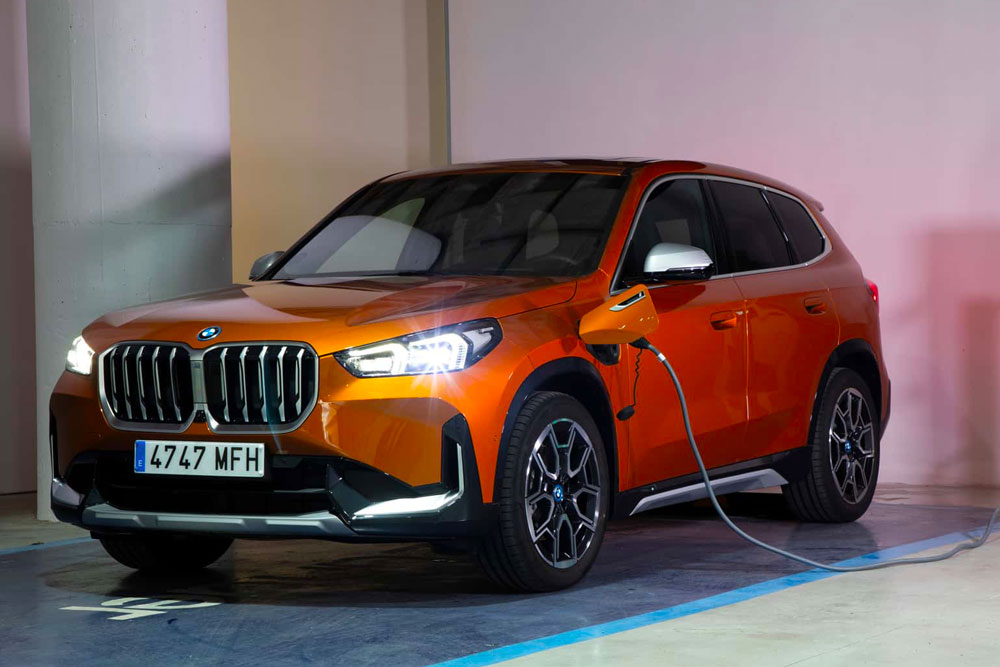 BMW X1 vs. MINI